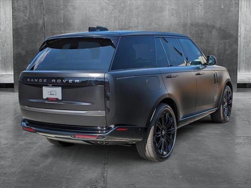 2025 Land Rover Range Rover P530 SE