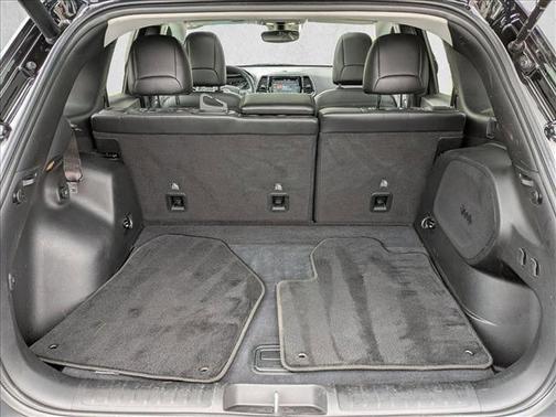 Diamond Black Crystal Pearlcoat 2019 Jeep Cherokee Limited