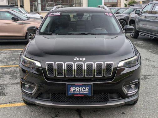 Diamond Black Crystal Pearlcoat 2019 Jeep Cherokee Limited