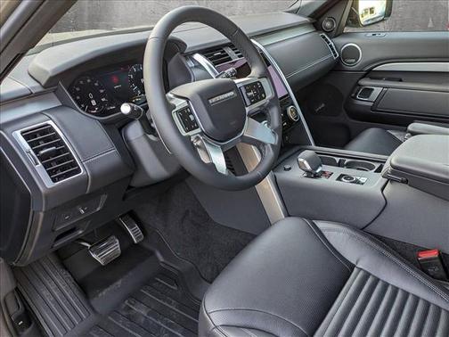 2024 Land Rover Discovery P360 Dynamic SE