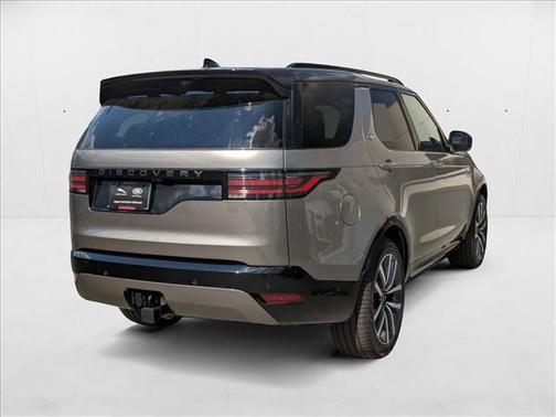 2024 Land Rover Discovery P300 Dynamic SE