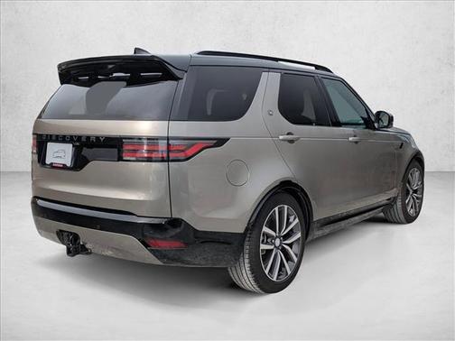 2024 Land Rover Discovery P300 Dynamic SE