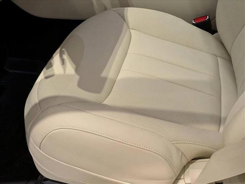 Obsidian Black SV Bespoke Ultra Metallic Satin 2026 Land Rover Range Rover P530 Autobiography