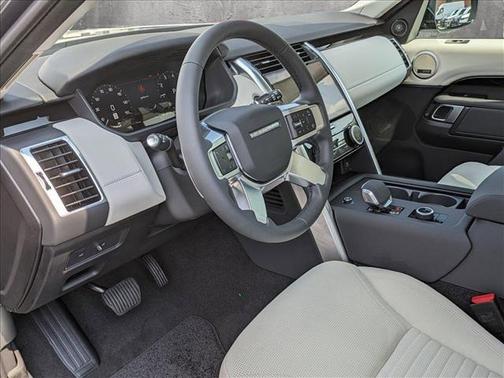 2024 Land Rover Discovery P300 S
