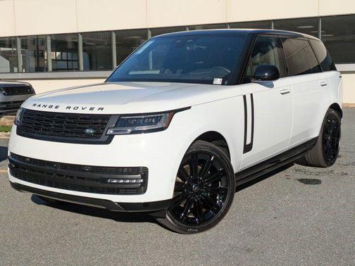 2025 Land Rover Range Rover P400 SE 7 Seat