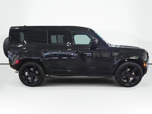 Santorini Black Metallic 2026 Land Rover Defender P500 X-Dynamic SE
