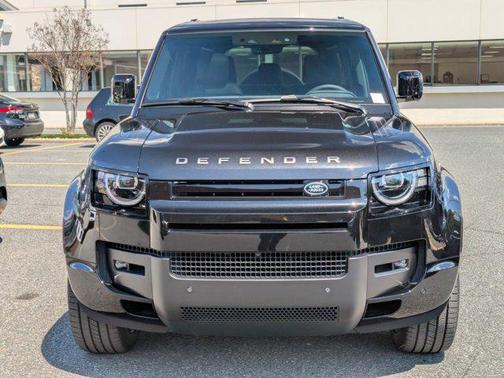 Santorini Black Metallic 2026 Land Rover Defender P400 X-Dynamic SE