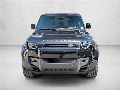 Santorini Black Metallic 2026 Land Rover Defender P400 X-Dynamic SE