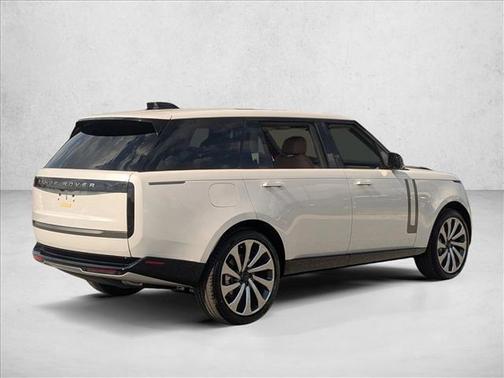 Ostuni Pearl White Premium Metallic 2026 Land Rover Range Rover P400 SE 7 Seat