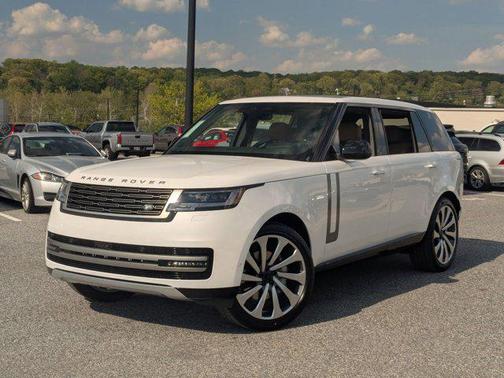 Ostuni Pearl White Premium Metallic 2026 Land Rover Range Rover P400 SE 7 Seat