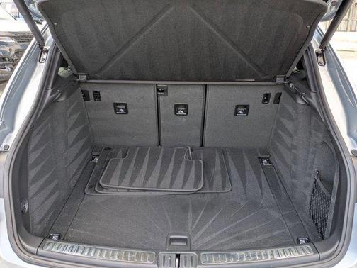 2024 Porsche Macan AWD