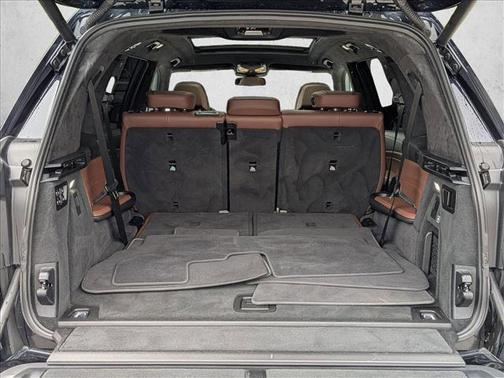 Carbon Black Metallic 2024 BMW X7 xDrive40i