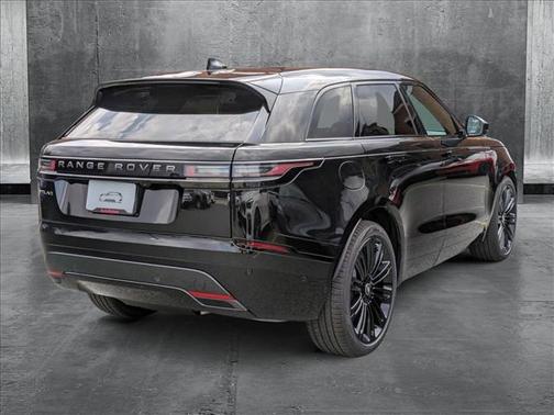 2026 Land Rover Range Rover Velar P250 SE R-Dynamic