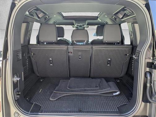 Fuji White 2025 Land Rover Defender 110 P300