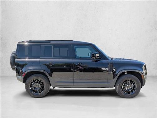 Fuji White 2025 Land Rover Defender 110 P300