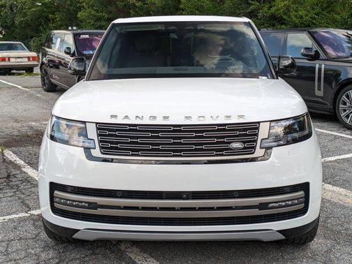 2024 Land Rover Range Rover P530 SE