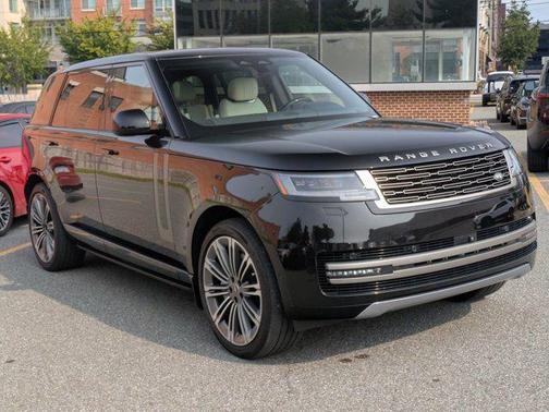 Santorini Black Metallic 2025 Land Rover Range Rover P530 SE 7 Seat