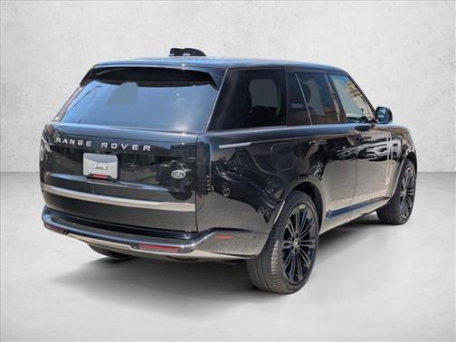Santorini Black Metallic 2023 Land Rover Range Rover P400 SE