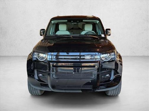 2025 Land Rover Defender 130 P400 X-Dynamic SE
