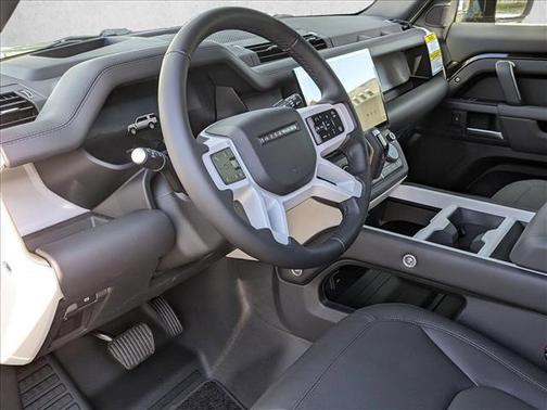 Santorini Black Metallic 2026 Land Rover Defender P400 X-Dynamic SE