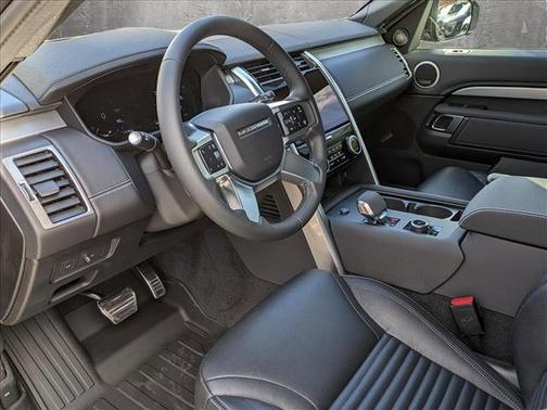 2024 Land Rover Discovery P360 Dynamic SE