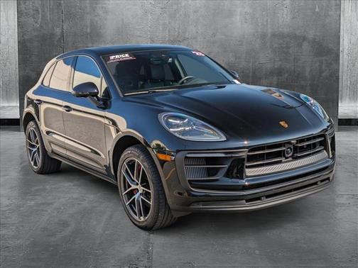 2025 Porsche Macan Base