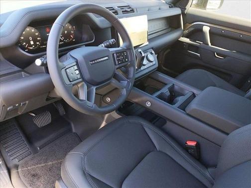 2025 Land Rover Defender 110 P400 S