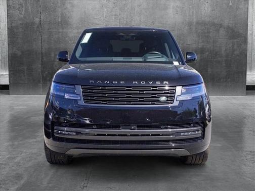 2025 Land Rover Range Rover P530 SE
