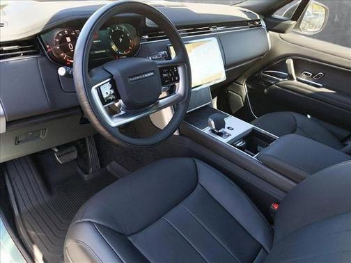 2025 Land Rover Range Rover P530 SE