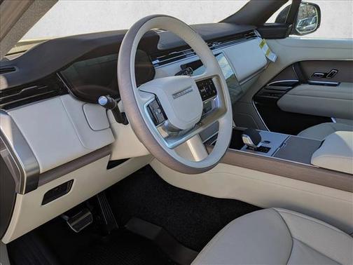 2026 Land Rover Range Rover P400 SE