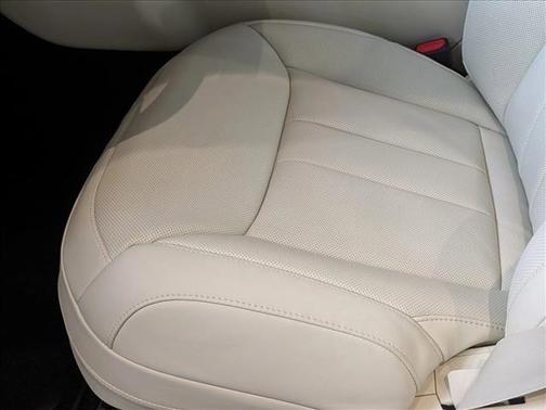 Velocity Blue SV Bespoke Ultra Metallic Gloss 2026 Land Rover Range Rover P400 SE