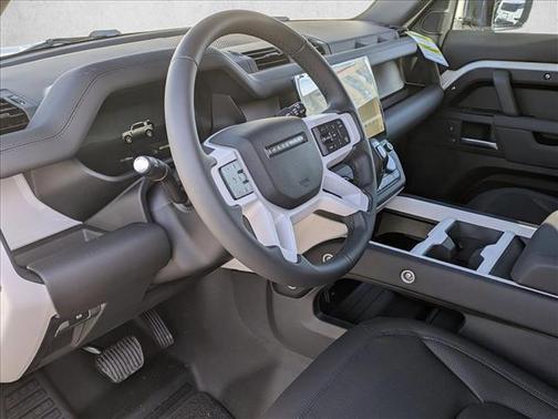 2026 Land Rover Defender P400 X-Dynamic SE