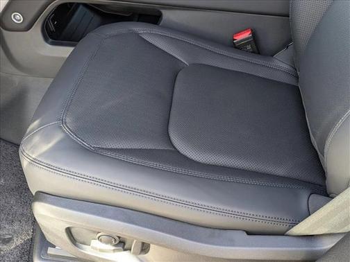 2026 Land Rover Defender P400 X-Dynamic SE