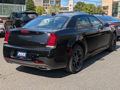 2021 Chrysler 300 Touring