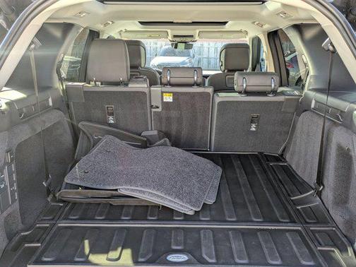 2024 Land Rover Discovery P300 S