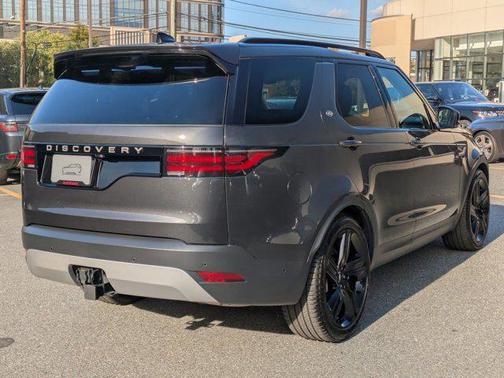 2024 Land Rover Discovery P300 S