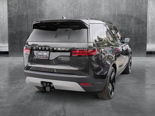 2024 Land Rover Discovery P300 S