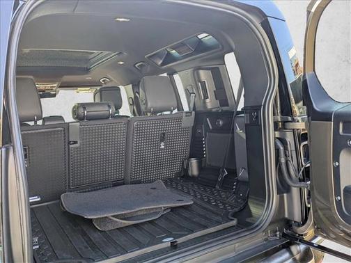 2024 Land Rover Defender 110 P400 X