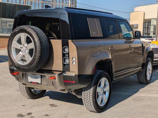 2024 Land Rover Defender 110 P400 X