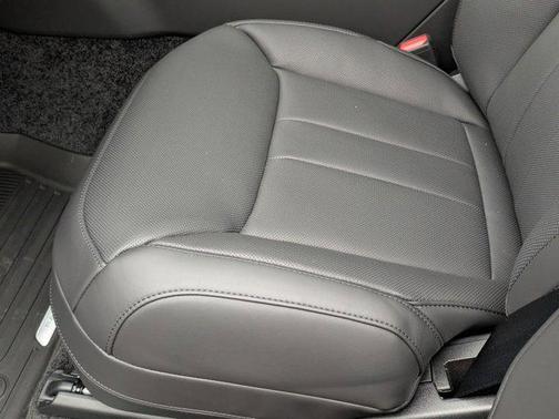 2026 Land Rover Range Rover P400 SE 7 Seat