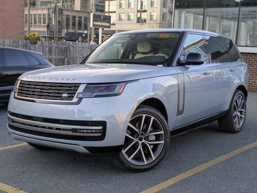 2026 Land Rover Range Rover P550e SE