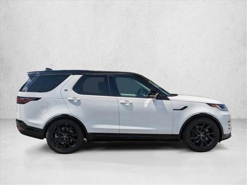 Fuji White 2025 Land Rover Discovery P360 Dynamic SE