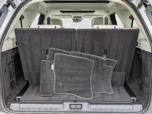 Fuji White 2025 Land Rover Discovery P360 Dynamic SE