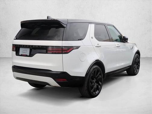 Fuji White 2025 Land Rover Discovery P360 Dynamic SE