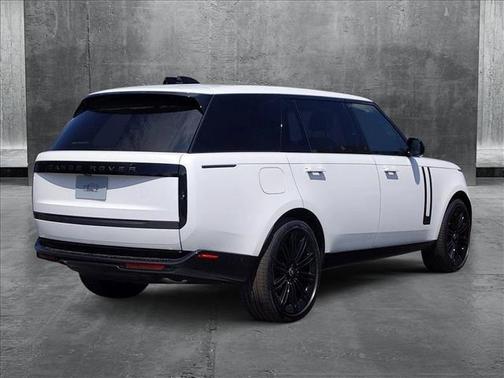 2025 Land Rover Range Rover P400 SE 7 Seat
