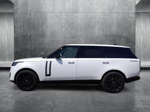 2025 Land Rover Range Rover P400 SE 7 Seat