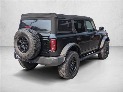 Shadow Black 2024 Ford Bronco Outer Banks