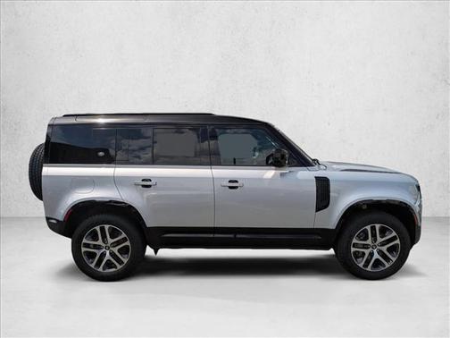 Hakuba Silver Metallic 2023 Land Rover Defender 110 X-Dynamic SE