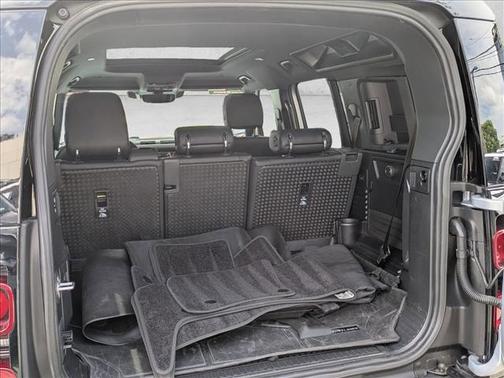 Hakuba Silver Metallic 2023 Land Rover Defender 110 X-Dynamic SE