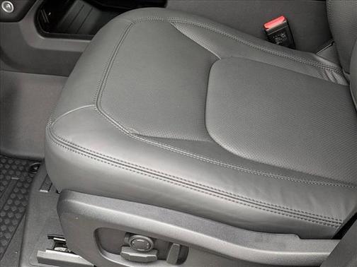 2026 Land Rover Defender P400 X-Dynamic SE